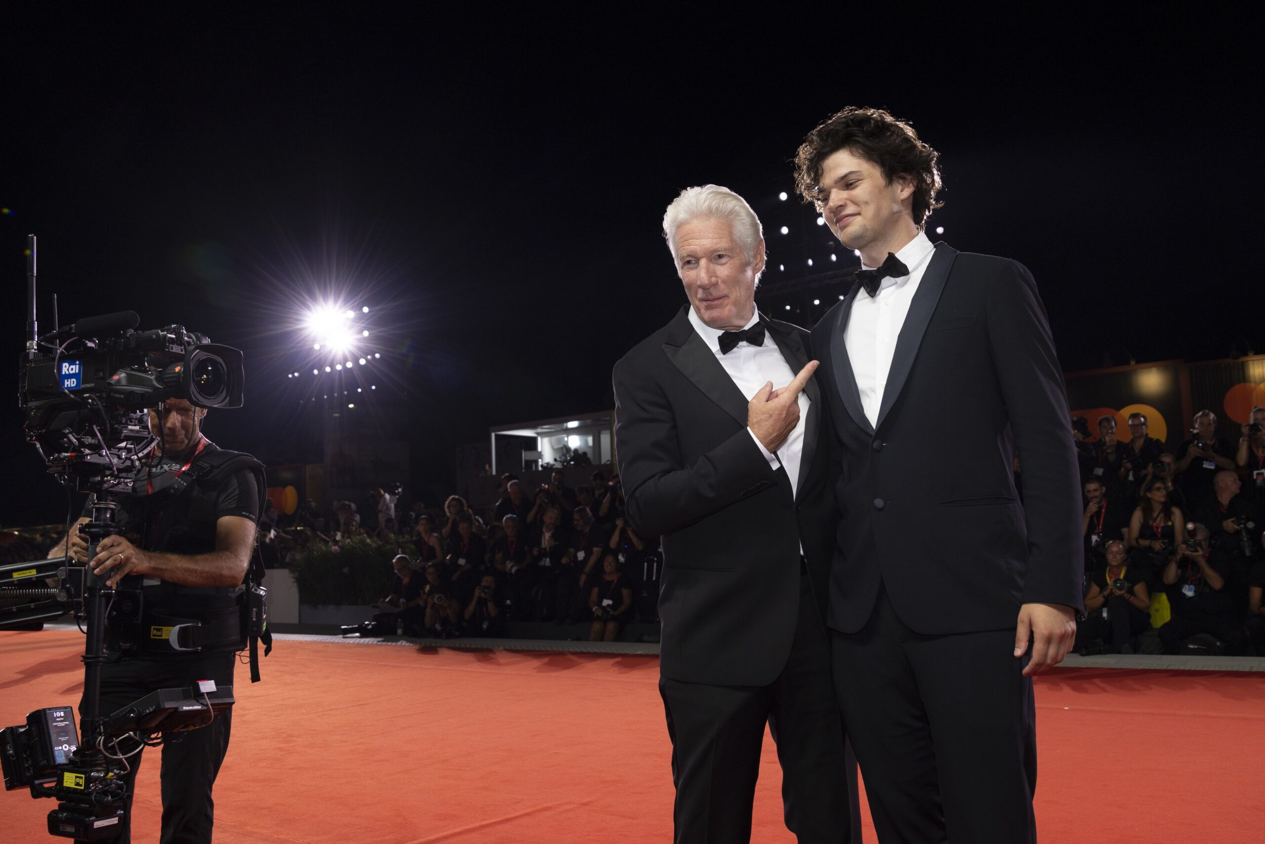 Ο Ρίτσαρντ Γκιρ με τον γιο του Χόμερ