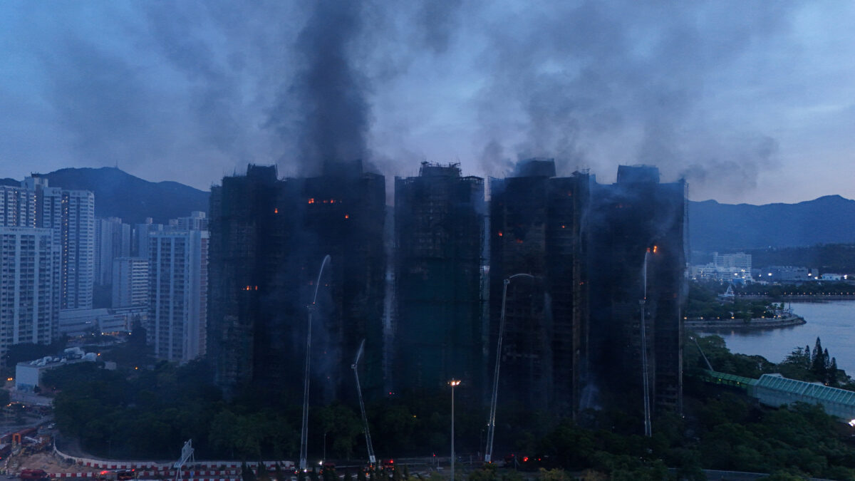 Φωτιά σε συγκρότημα πολυκατοικιών στο Χονγκ Κονγκ