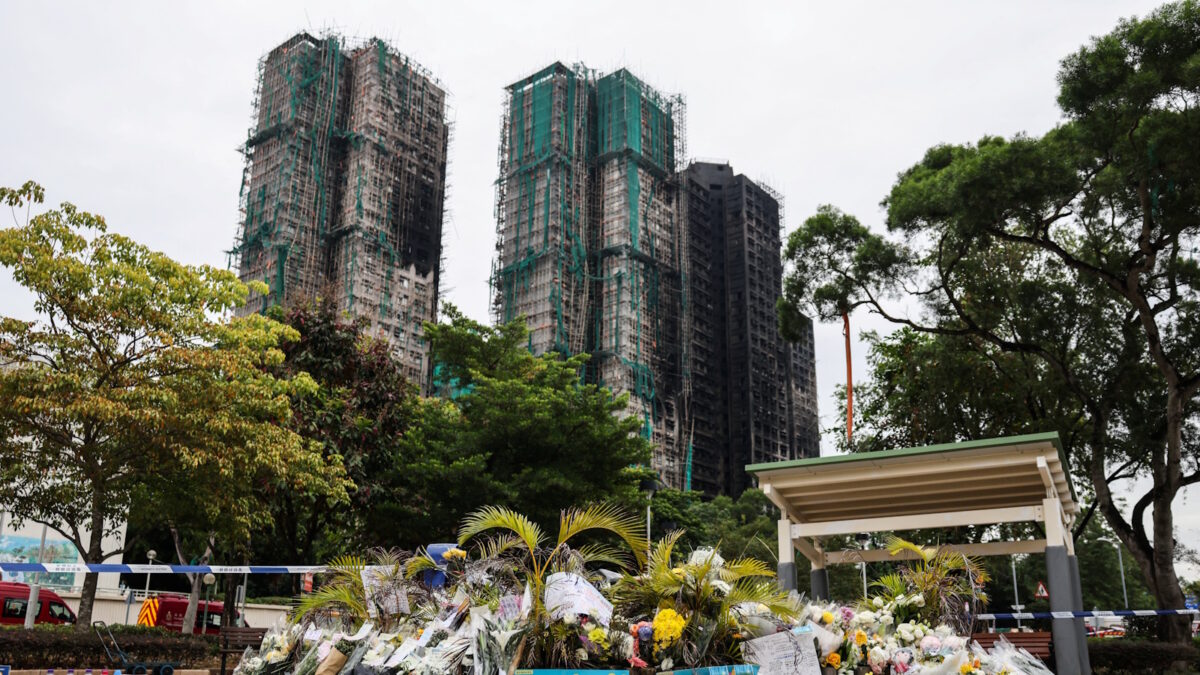 Φωτιά σε ουρανοξύστες του Χονγκ Κονγκ