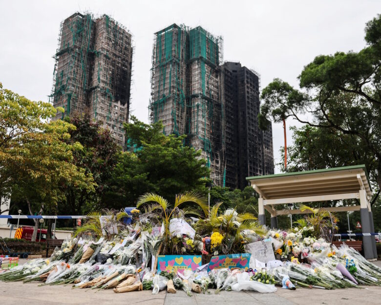 Χονγκ Κονγκ: Τους 146 έφτασαν οι νεκροί από την καταστροφική φωτιά σε πολυκατοικίες – Άγνωστο πως ξέσπασε η πύρινη κόλαση