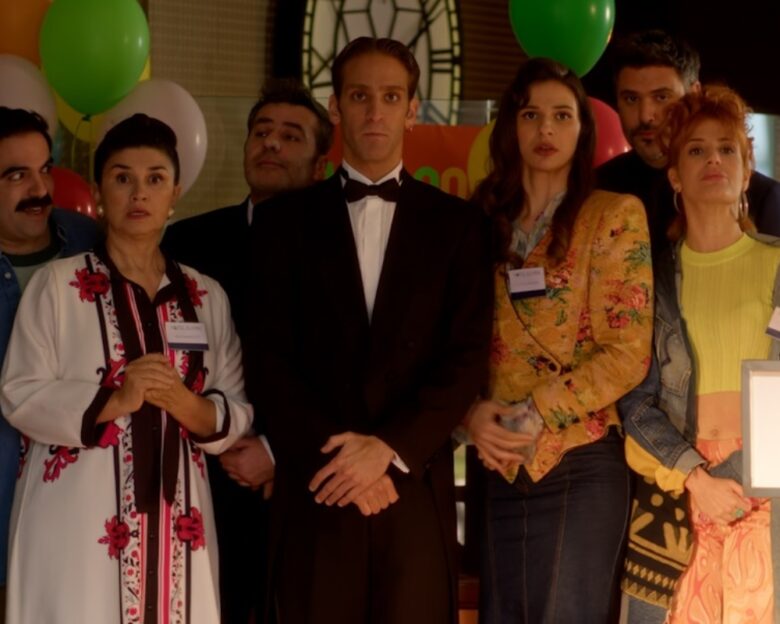 Hotel Elvira – επόμενα επεισόδια: Ο Χάρι ομολογεί στην Ελβίρα ότι είναι εκτελεστής του σχεδίου της Raptor