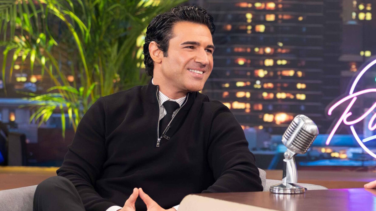 Ο Πέτρος Ιακωβίδης καλεσμένος του Γρηγόρη Αρναούτογλου στο «The 2night show»