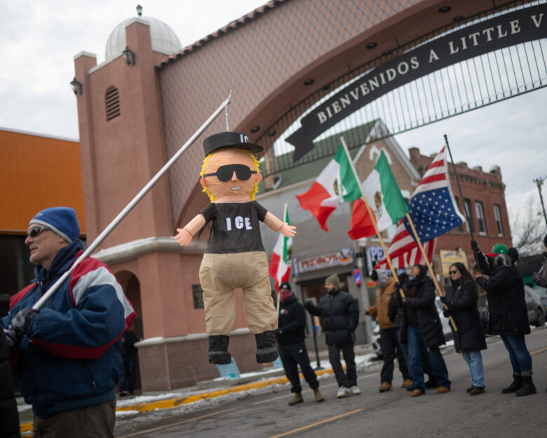 ΗΠΑ: Δικαστής διατάσσει την αποφυλάκιση υπό όρους εκατοντάδων μεταναστών που συνελήφθησαν στο Ιλινόι