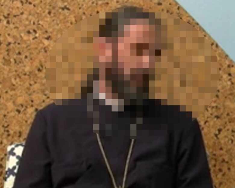 Ο βίος του youtuber ιερέα με τα 2,2 κιλά κοκαΐνη: Από τα ράσα στις πασαρέλες και από την πίστη στο εύκολο χρήμα