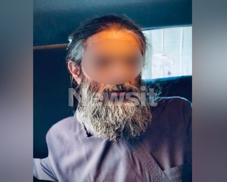 Φωτογραφία ντοκουμέντο από τη στιγμή της σύλληψης του youtuber ιερέα και drug dealer