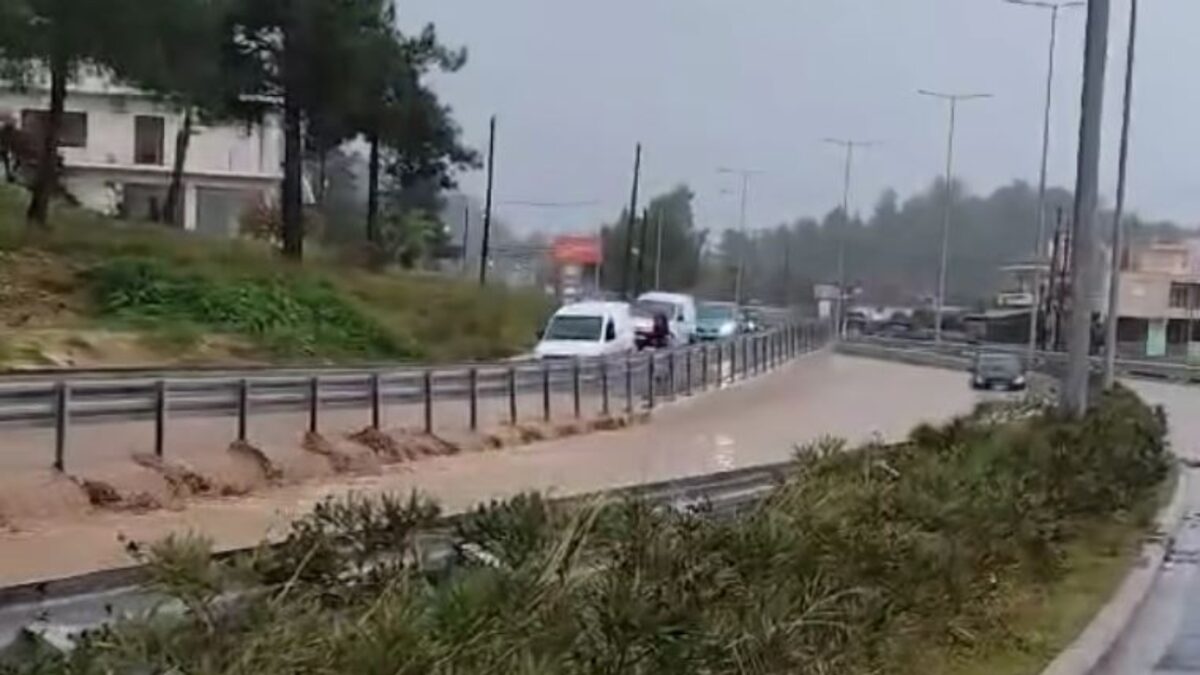 Πλημμυρισμένοι δρόμοι