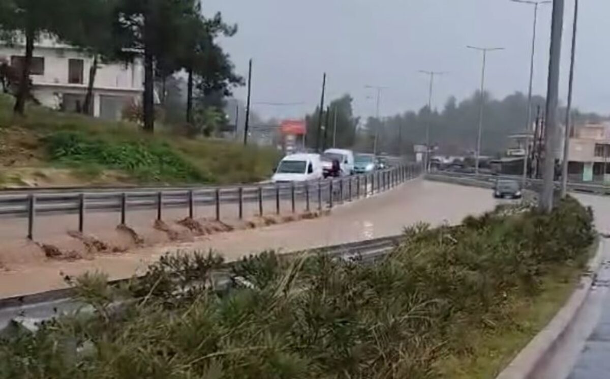 Πλημμυρισμένοι δρόμοι