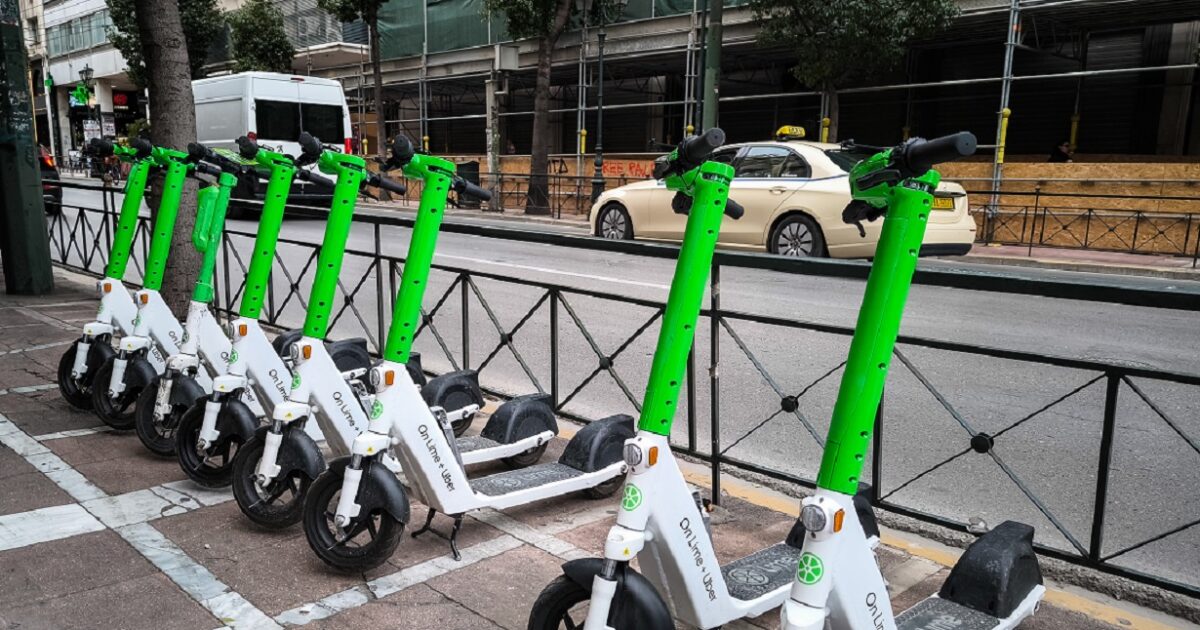 Skates are “exiled” from the Acropolis and the historic center of Athens, while they are prohibited from moving on the sidewalks