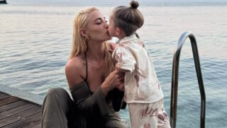 Η Ιωάννα Τούνη και ο γιος της, Πάρης