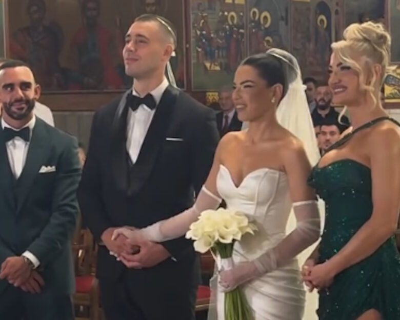 Η Ιωάννα Τούνη έγινε κουμπάρα της Στέλλας Πάσσαρη: Πλάνα από την προετοιμασία της νύφης και τον εντυπωσιακό γάμο