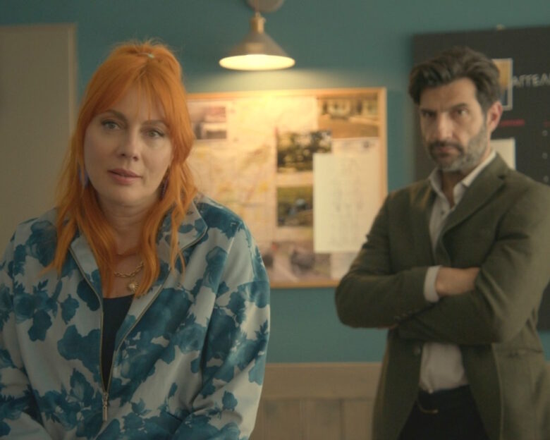 IQ 160 – επόμενο επεισόδιο: Ο Καλατζής επιστρέφει στην υπηρεσία και η Πηνελόπη του λέει ότι είναι έγκυος