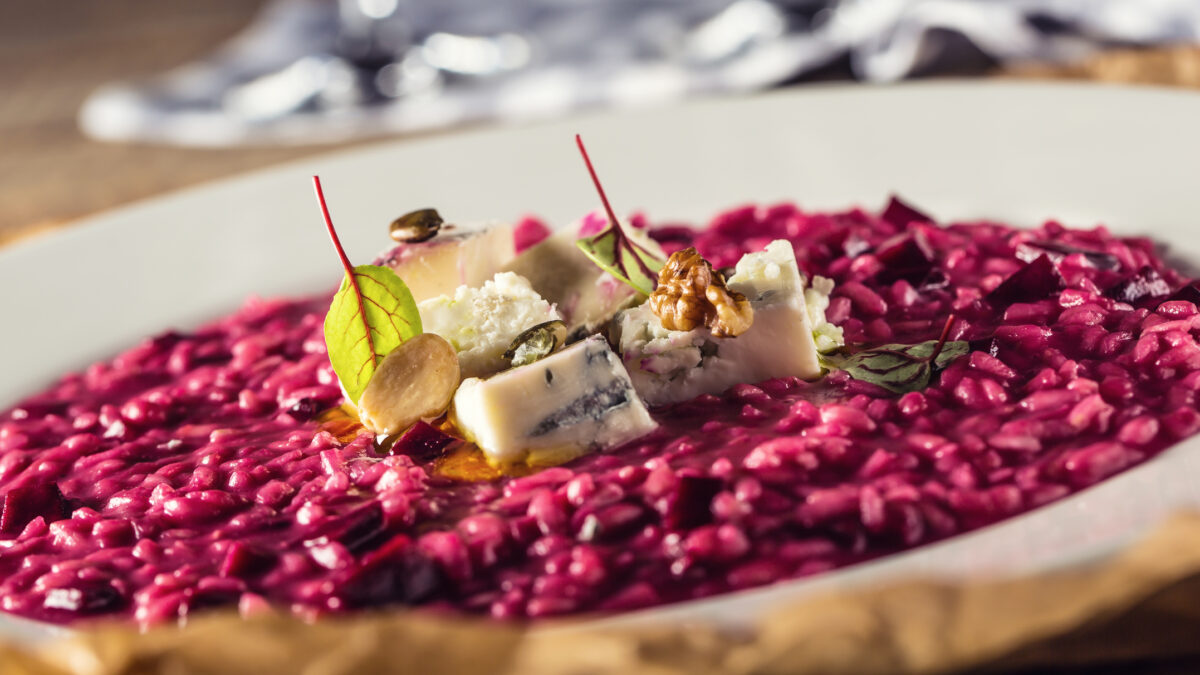 Ριζότο με παντζάρι και μπλε τυρί