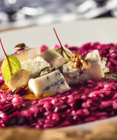 Ριζότο με παντζάρι και μπλε τυρί