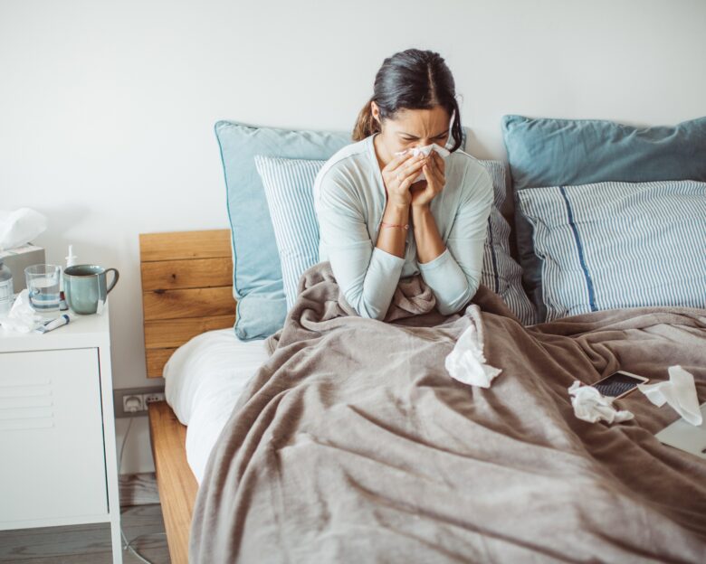 Εποχική γρίπη: Σε έξαρση το νέο στέλεχος Κ – Τα συμπτώματα και η ανάγκη για θωράκιση μέσω του εμβολιασμού