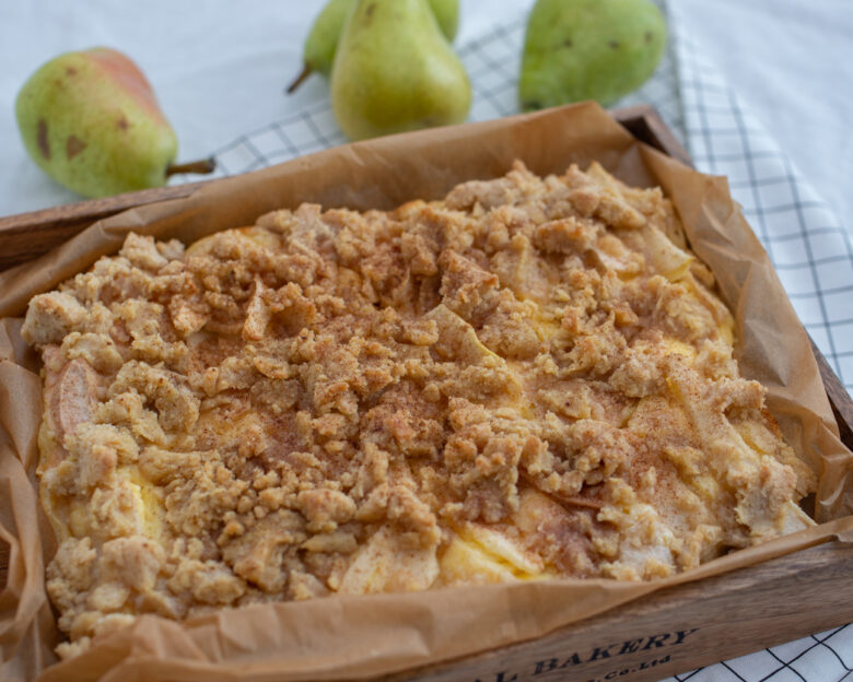 Συνταγή για πουτίγκα κέικ με καραμελωμένα αχλάδια