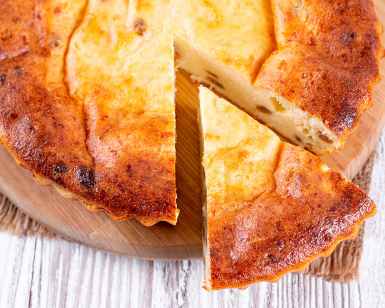 Συνταγή για αφράτη αλμυρή γιαουρτόπιτα με φέτα