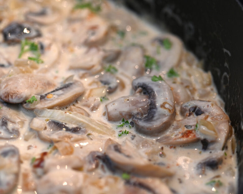 Συνταγή για vegan λευκή σάλτσα με μανιτάρια