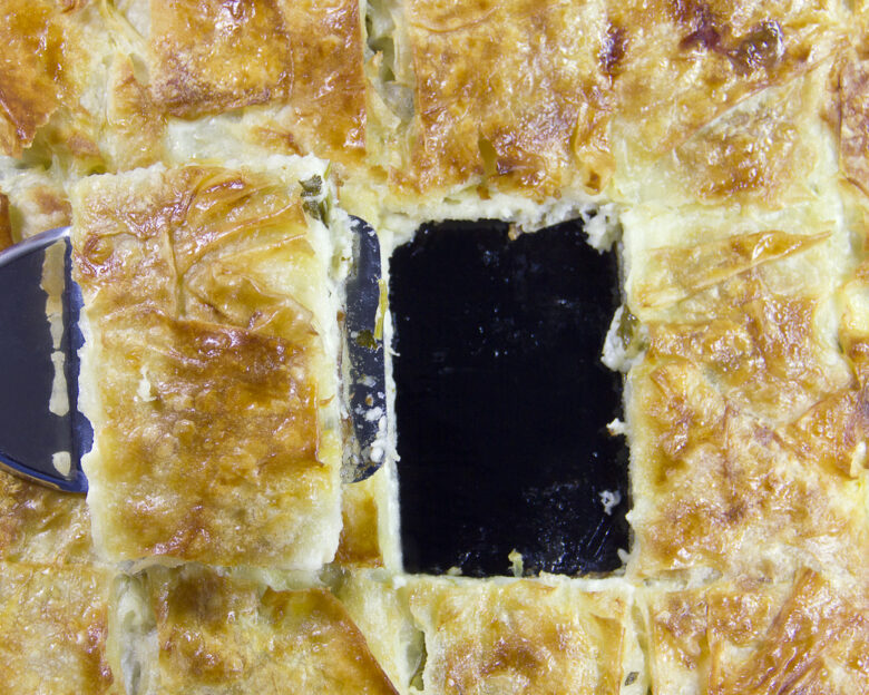 Συνταγή για πρασοτυρόπιτα με κρέμα μπεσαμέλ