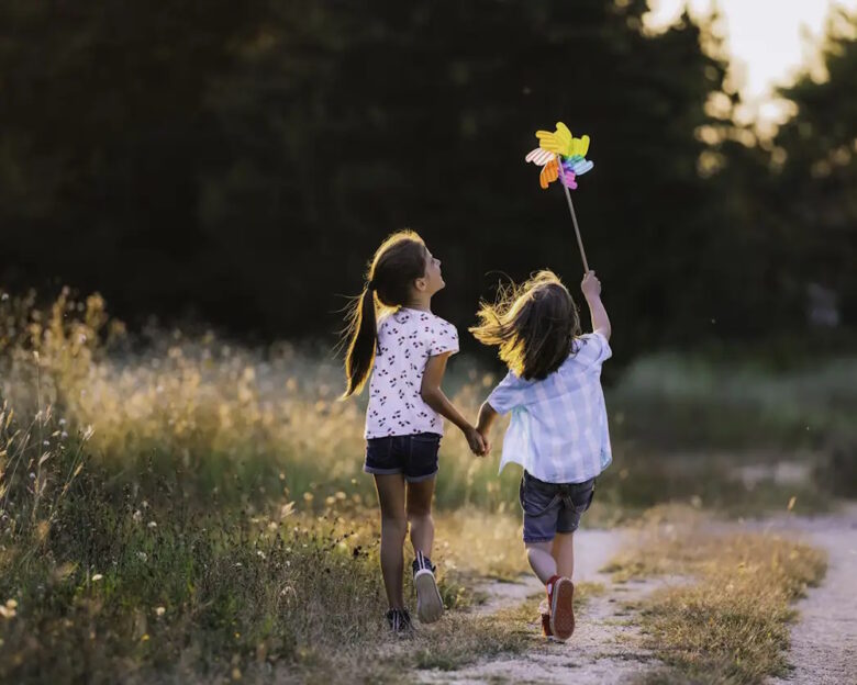 Νταντάδες της γειτονιάς: 56 εκατ. ευρώ μέσω ΕΣΠΑ για την καθολική υλοποίηση της δράσης