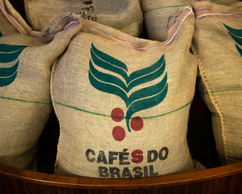 O Τραμπ κάνει πίσω: Καφές και βοδινό κρέας από τη Βραζιλία εξαιρούνται από τους δασμούς