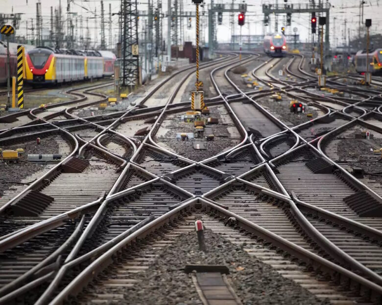 Κυρανάκης: Λύση για χιλιάδες φοιτητές και πολίτες της Θεσσαλονίκης η έναρξη λειτουργίας του Δυτικού Προαστιακού – Όλα τα νέα δρομολόγια