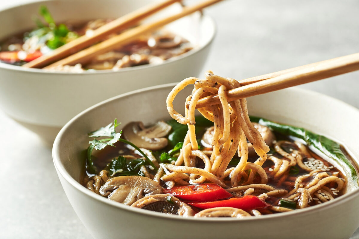 Σούπα μανιταριών με noodles