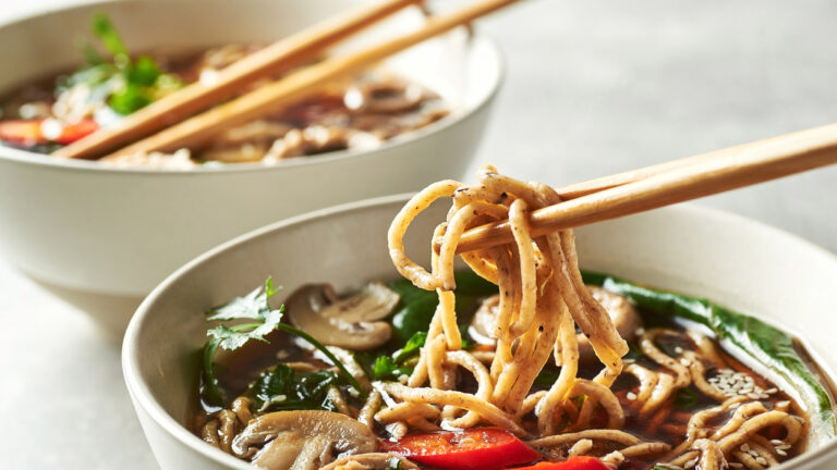 Σούπα μανιταριών με noodles