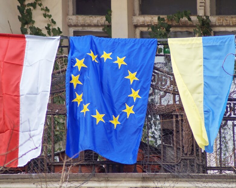 Εκρηκτικό κοκτέιλ πληθωρισμού, ελλειμμάτων και δημοσίου χρέους γονατίζει την Ουκρανία – SOS για πακέτο διάσωσης της