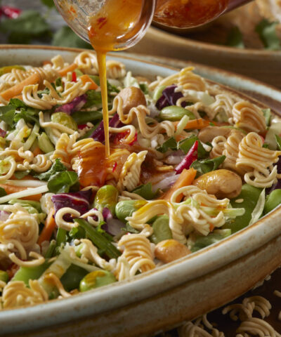 Τραγανή σαλάτα με noodles