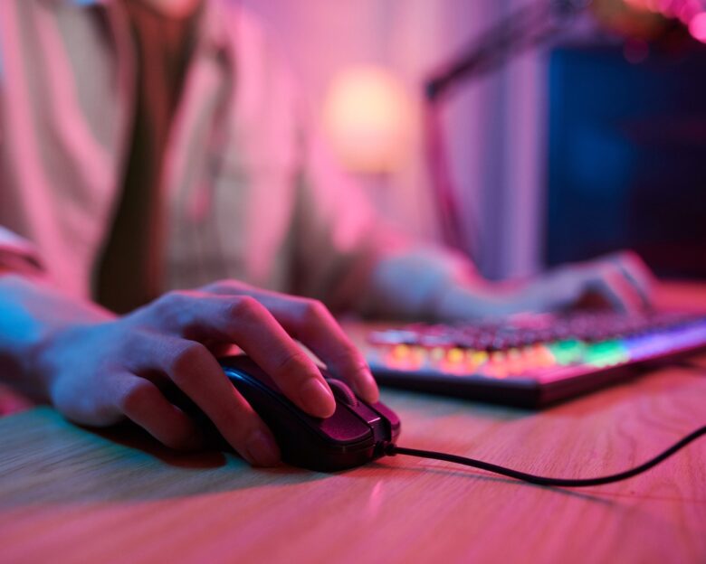 Europol: Εγκληματικά δίκτυα στρατολογούν παιδιά μέσω βιντεοπαιχνιδιών για να σκοτώνουν