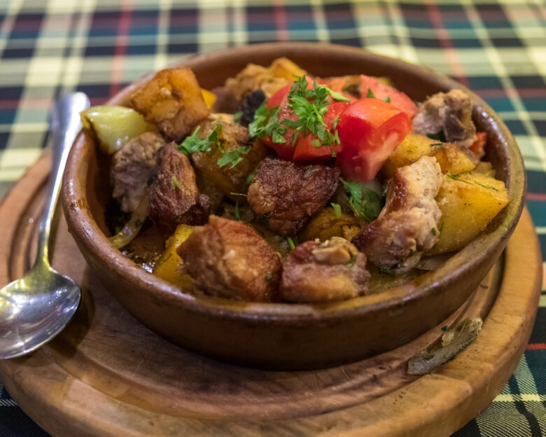 Συνταγή για παραδοσιακό αρνάκι γκιούλμπασι