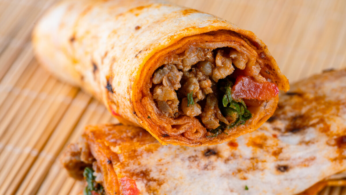 Ρολάκια με κιμά και γιαούρτι