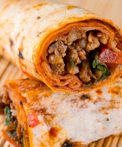 Ρολάκια με κιμά και γιαούρτι