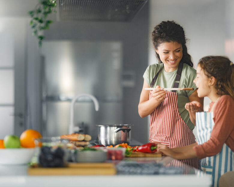 Πίτα τάκος με κοτόπουλο και ριζότο θαλασσινών ξεχωρίζουν στο μενού της επόμενης εβδομάδας