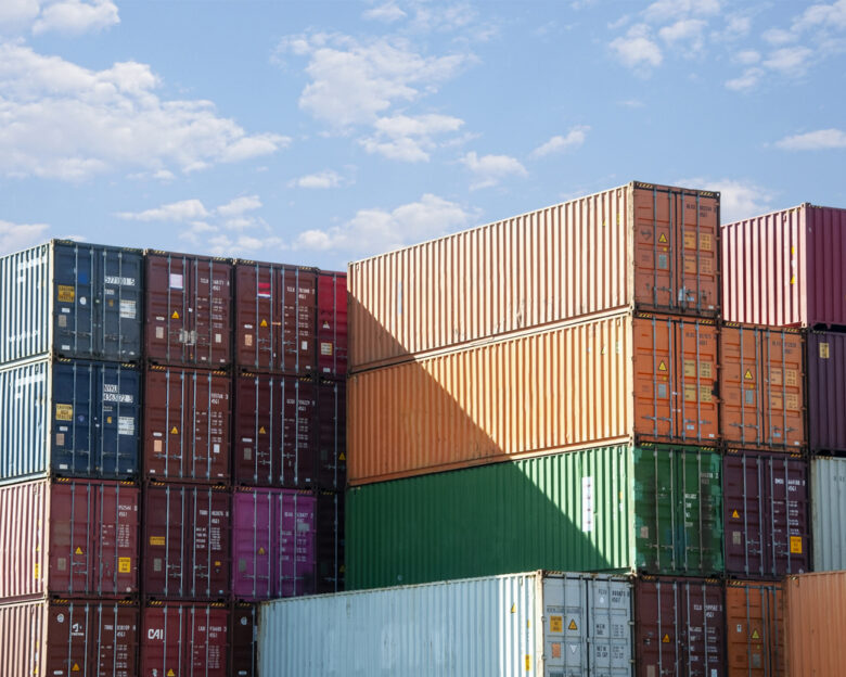 Νέο πλήγμα στο εμπορικό πλεόνασμα της ΕΕ από τους δασμούς Τραμπ