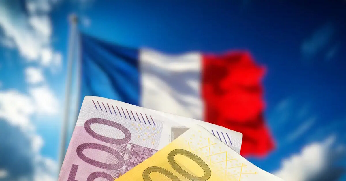 French Socialists seek compromise ahead of budget showdown