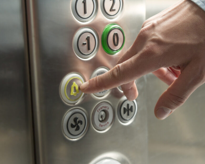 Ασανσέρ: Παράταση για 7 μήνες για την απογραφή