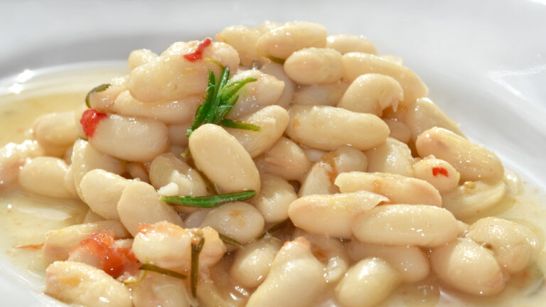 Φασόλια με κρεμώδη σάλτσα