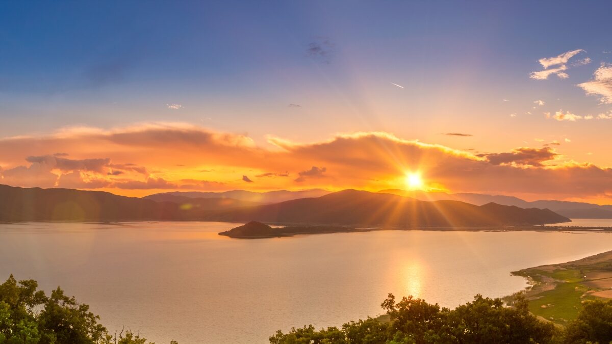 Πρέσπες: Στην άκρη του Ελληνικού χάρτη Το ακριτικό θαύμα που παραμένει ανέγγιχτο