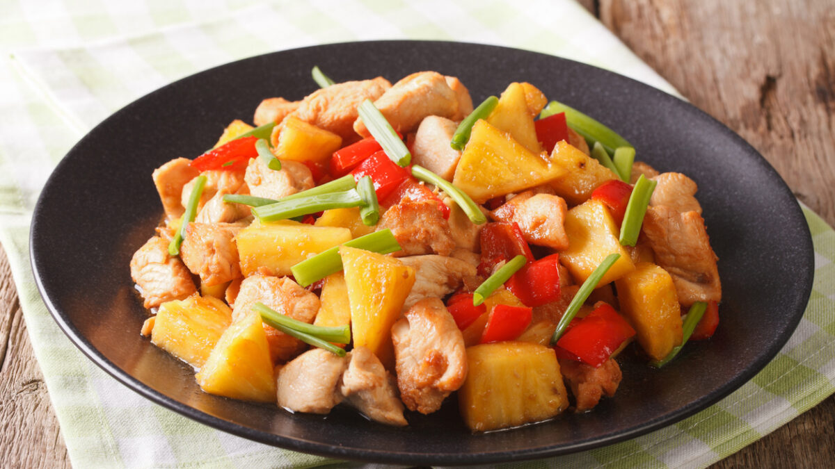 Stir - fry με κοτόπουλο και ανανά
