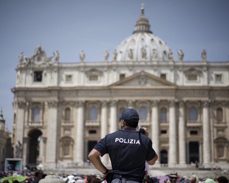 Συνελήφθη ο Λίβυος στρατηγός Οσάμα Αλ-Μασρί για βασανισμούς μεταναστών – Είχε αφεθεί ελεύθερος από τις ιταλικές αρχές πριν ένα χρόνο