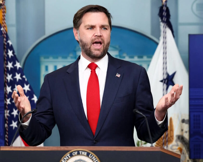 Τροχαίο στην αυτοκινητοπομπή του Τζέι Ντι Βανς με έναν αστυνομικό σε κρίσιμη κατάσταση