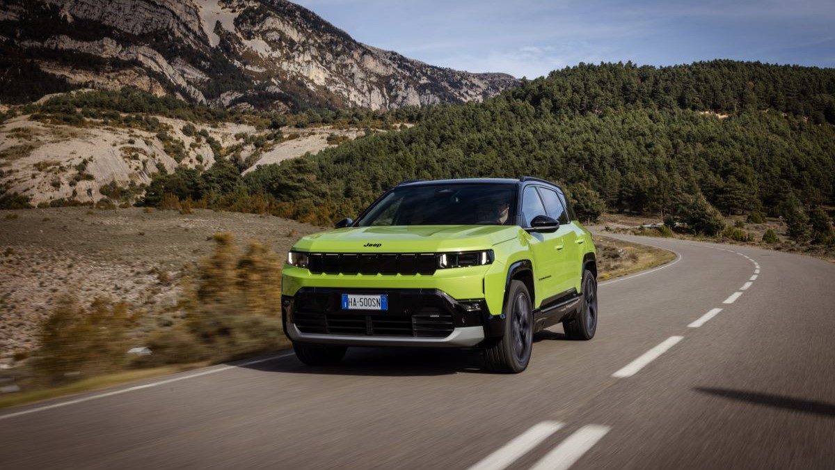 Γνωρίζουμε και οδηγούμε το νέο Jeep Compass στη Βαρκελώνη