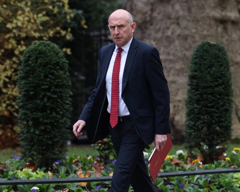 Ρωσικό κατασκοπευτικό πλοίο κοντά στις ακτές της Βρετανίας: «Είμαστε έτοιμοι» λέει ο υπουργός Άμυνας του Ηνωμένου Βασιλείου