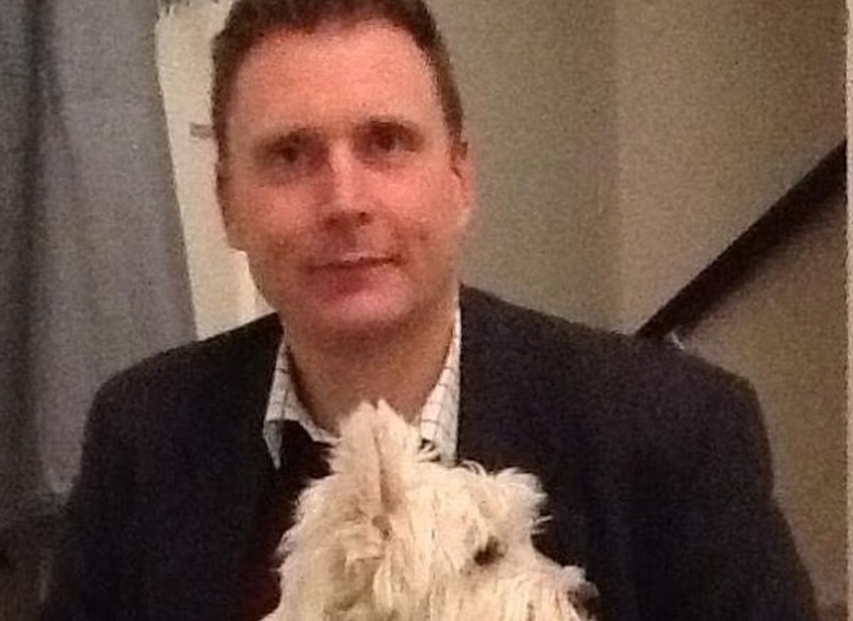 Ο καθηγητής Φυσικής Τζον Ράιτ