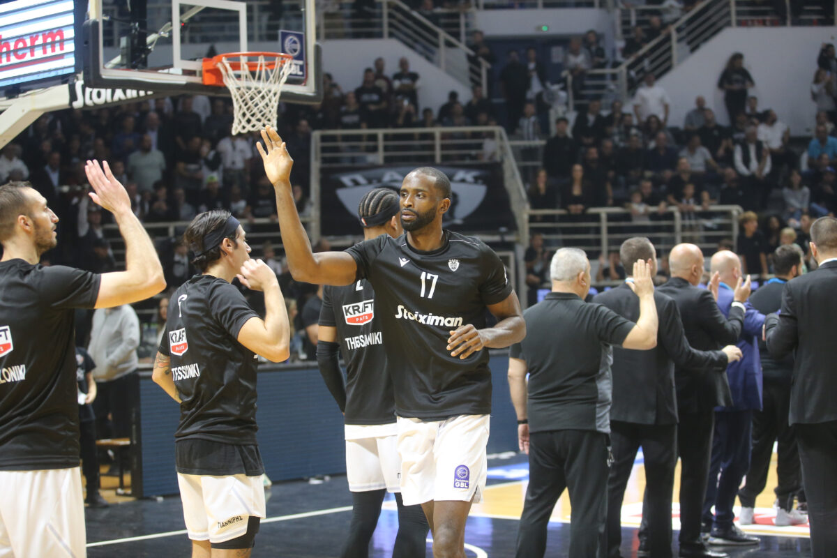 Ο Τζόουνς του ΠΑΟΚ στην Πυλαία (ΠΑΥΛΟΣ ΜΑΚΡΙΔΗΣ