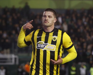 Ο Γιόβιτς πανηγυρίζει το δεύτερο γκολ του (ΣΩΤΗΡΗΣ ΔΗΜΗΤΡΟΠΟΥΛΟΣ