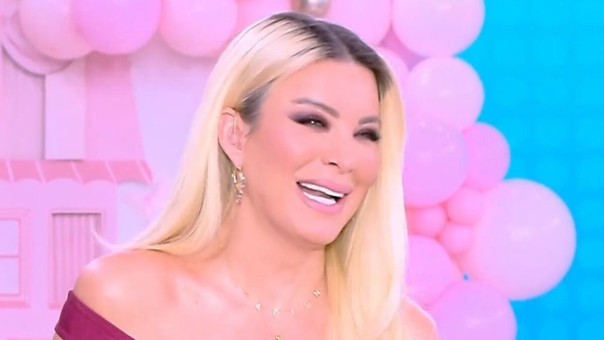 Η Κατερίνα Καινούργιου στο ξεκίνημα της εκπομπής της