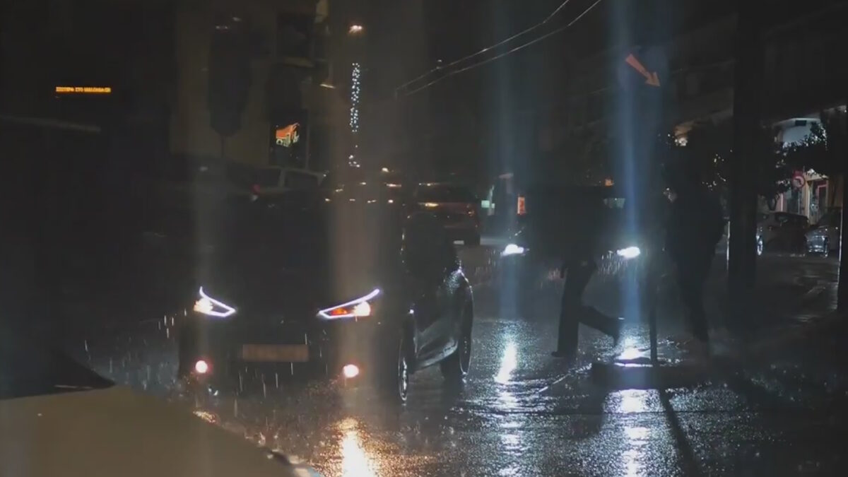 Νυχτερινή νεροποντή στην Αθήνα
