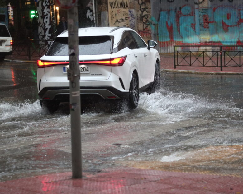 Καιρός σήμερα: Βροχές και καταιγίδες στο μεγαλύτερο μέρος της χώρας – Έντονα φαινόμενα και σε Αττική και Θεσσαλονίκη